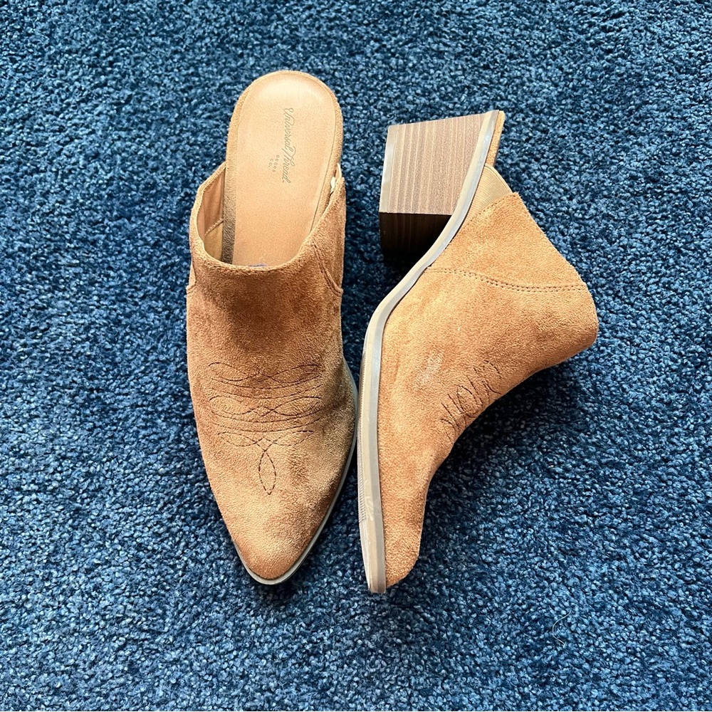 10 Women's Western Suede Mules